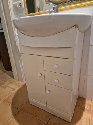 Lavabo con mueble de baño