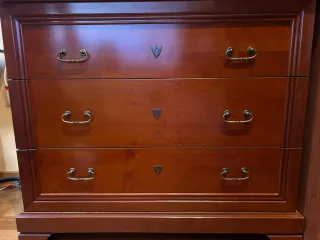 Cajonera de madera marrón