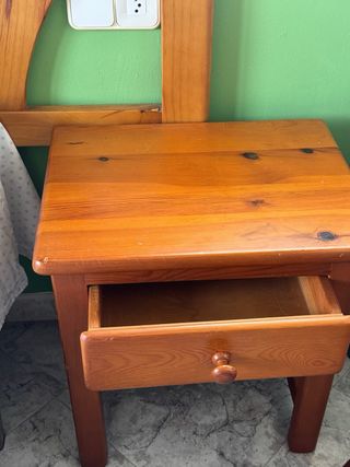 Mesitas de noche rústicas de pino