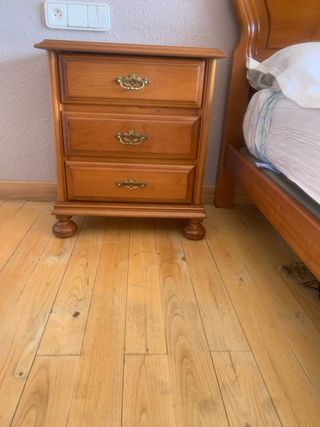 Armario de madera castaño