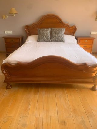 Armario de madera castaño