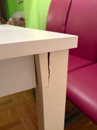 Mesa comedor con 6 sillas fucsia