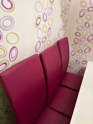 Mesa comedor con 6 sillas fucsia