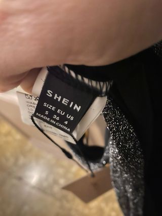 Top Asimétrico Shein Negro y Plateado