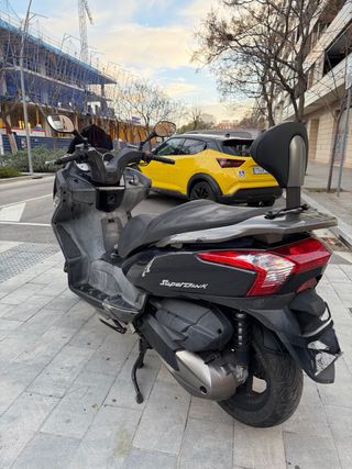 Kymco Superdink 300i Maxi Scooter
