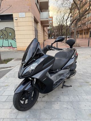 Kymco Superdink 300i Maxi Scooter