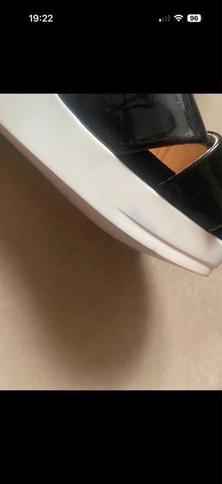 Sandalias Negras Charol Plataforma