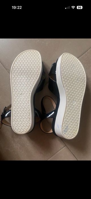 Sandalias Negras Charol Plataforma