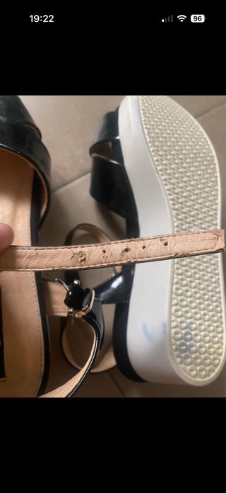 Sandalias Negras Charol Plataforma