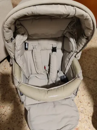 Carro, silla y maxicosi de bebé