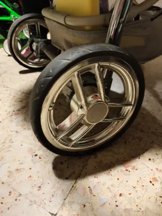 Carro, silla y maxicosi de bebé