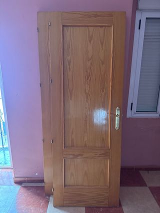 Puerta de madera interior