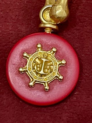 Colgante Círculo Rojo Ancla Dorada