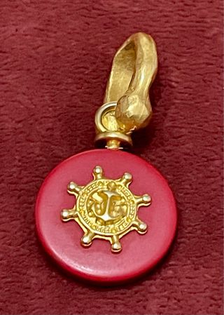 Colgante Círculo Rojo Ancla Dorada