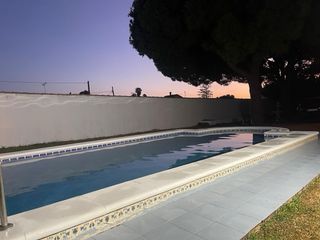 ALQUILER VACACIONAL VILLA EN CHICLANA
