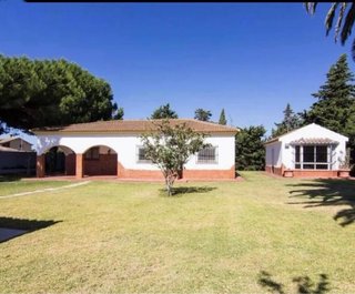 ALQUILER VACACIONAL VILLA EN CHICLANA