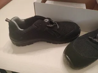 Zapatos de seguridad COFRA Balancer Black S1P FO S