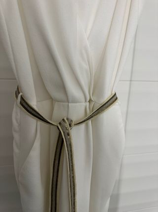 Vestido blanco Mango con cinturón brillante