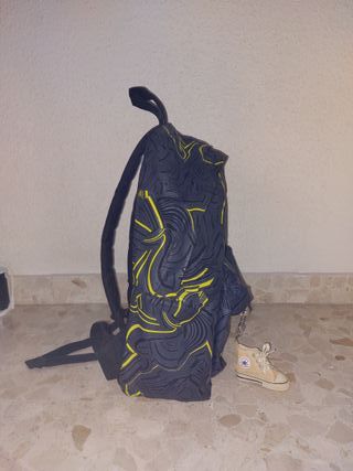 Mochila Converse Negra y Amarilla