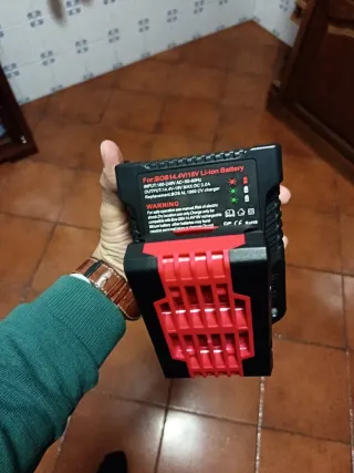 Carregador 14.4V-18V Li-ion + bateria 18v 4ah