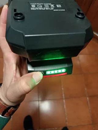 Carregador 14.4V-18V Li-ion + bateria 18v 4ah