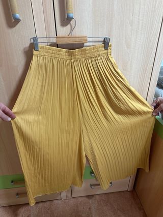 Pantalón ancho gasa tipo falda amarillo