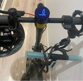 1 Scooter 1 Scooter eléctrico Cascos y candados