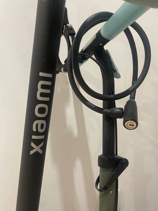 1 Scooter 1 Scooter eléctrico Cascos y candados