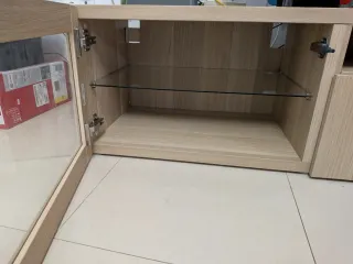 Mueble TV IKEA madera y cristal