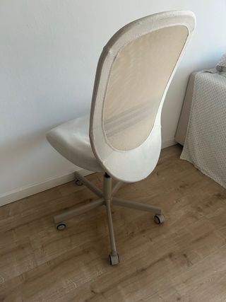 Silla de oficina beige y gris