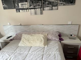 Cabecero de madera con vinilo blanco