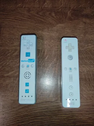 2 Mandos Wii Motion Sens+