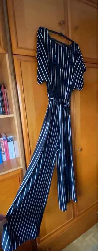 Mono rayas blanco y negro