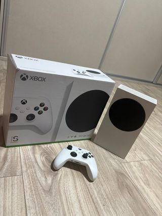 Xbox Series S | Caja original + Kit de carga Venom