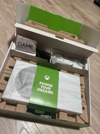 Xbox Series S | Caja original + Kit de carga Venom