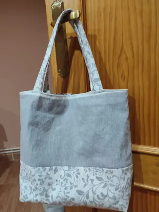Bolsos, bolsos playa o piscina portamóviles hechos