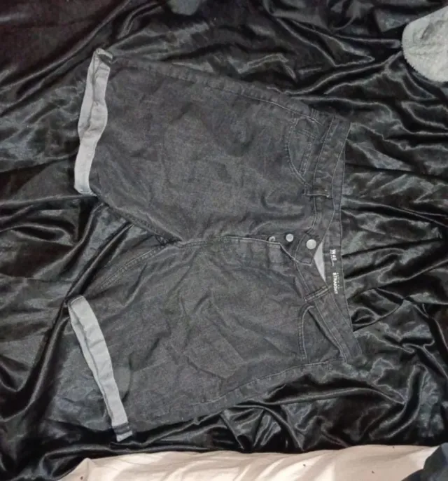 Pantalón vaquero corto