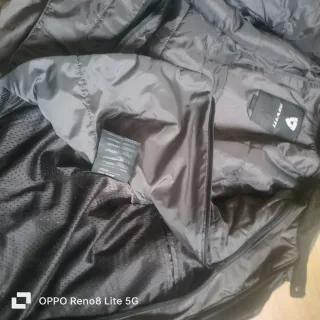 Chaqueta marca revit y pantalón motorista
