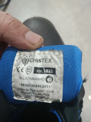 Botas de seguridad negras y azules