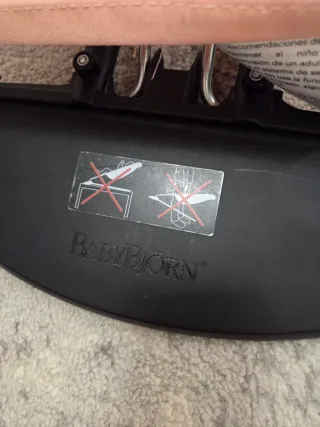 Hamaca bebé rosa acolchada Marca: Babybjörn