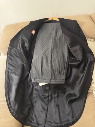 Chaqué Emidio Tucci Negro y Gris. Talla 48