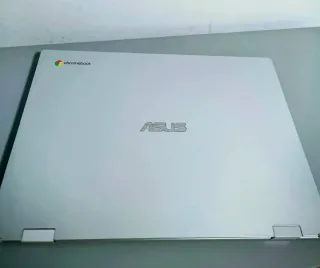 Chromebook ASUS Plata y Negro