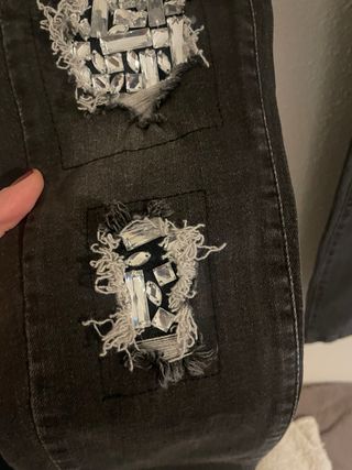 Pantalones vaqueros negros con pedrería