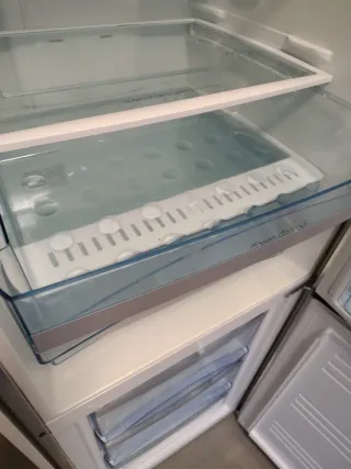 Varios cajones y bandejas Frigorífico Teka