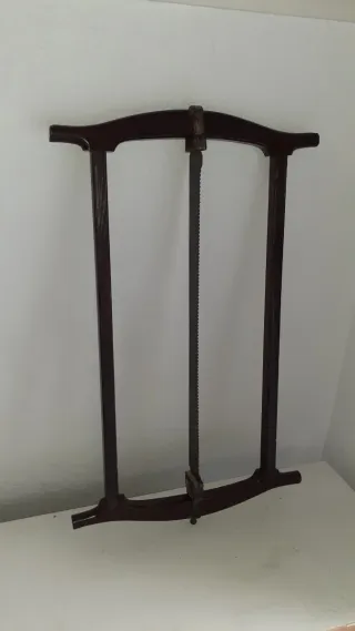 Sierra de carpintero antigua