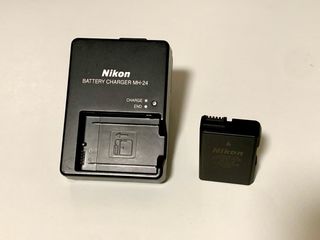 Cámara Nikon D3100 con objetivo