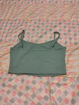 Top juvenil de tirantes regulables.