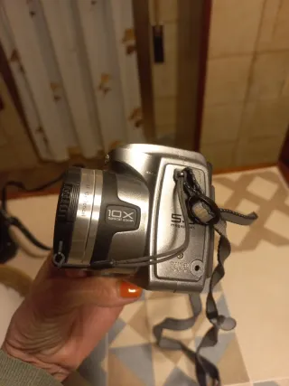 Cámara Kodak 10x Zoom Plata/Negra