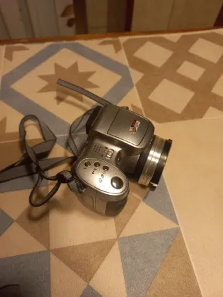 Cámara Kodak 10x Zoom Plata/Negra