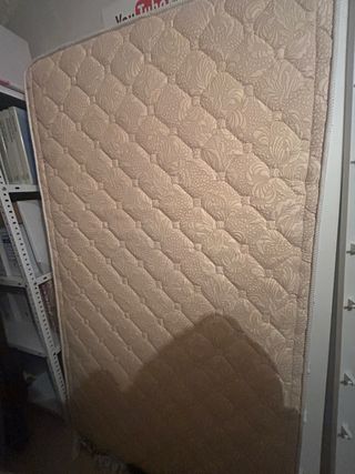 Colchón y somier con patas